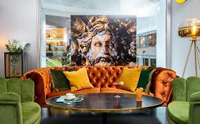 Leonardo Boutique Hotel Termini  4*